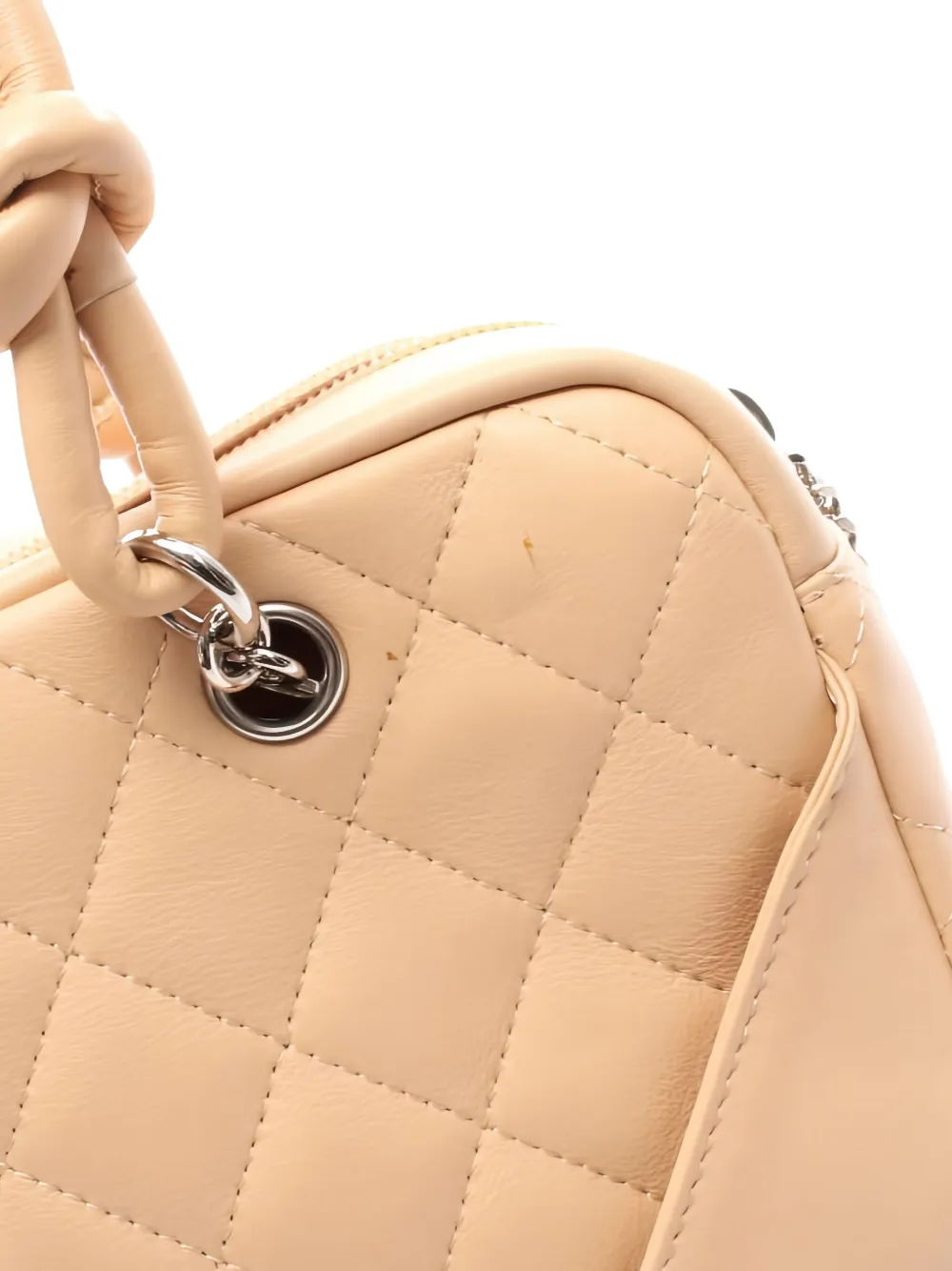 32008859_61744397_1000