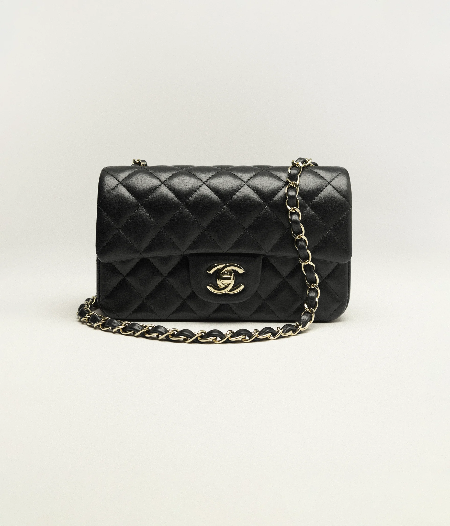Mini Classic Bag Lambskin & Gold-Tone Metal black