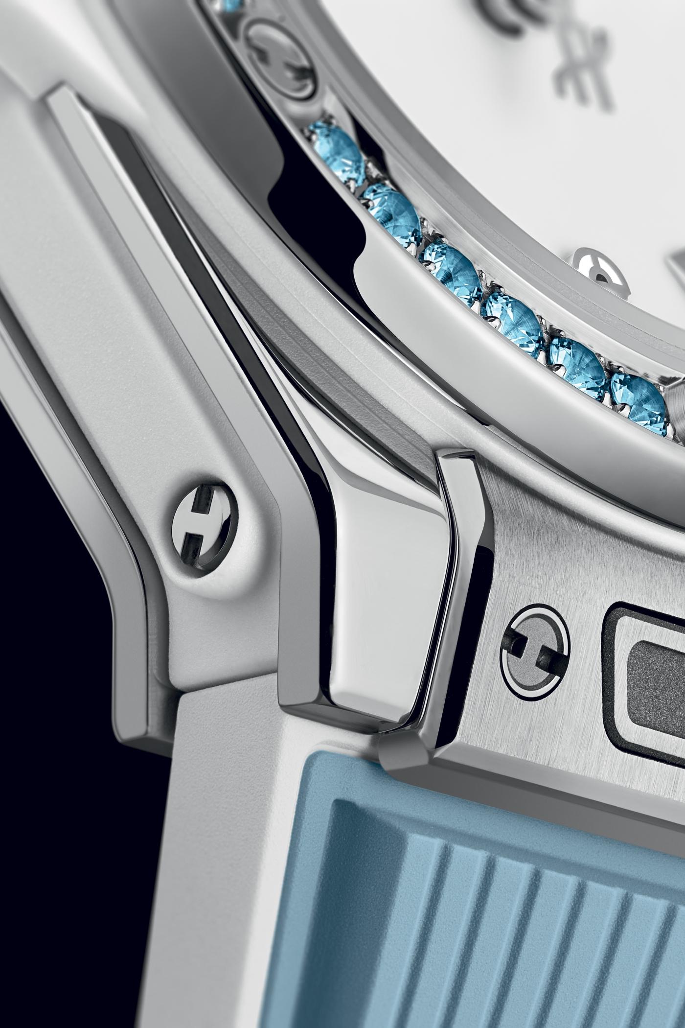 Big-Bang-One-Click-Joyful-Steel-Sky-Blue-33-mm-Close-Up
